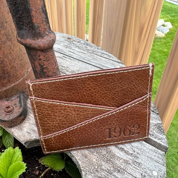 🔥NEW MyRa BaG Tooled turquoise credit Card holder Leather 1962 stamp flower - Picture 2 of 2